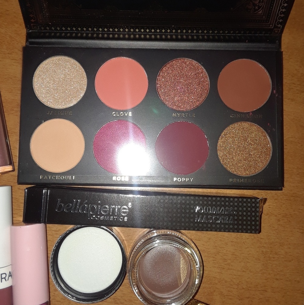 Makeup Lot - Picture 6 of 8